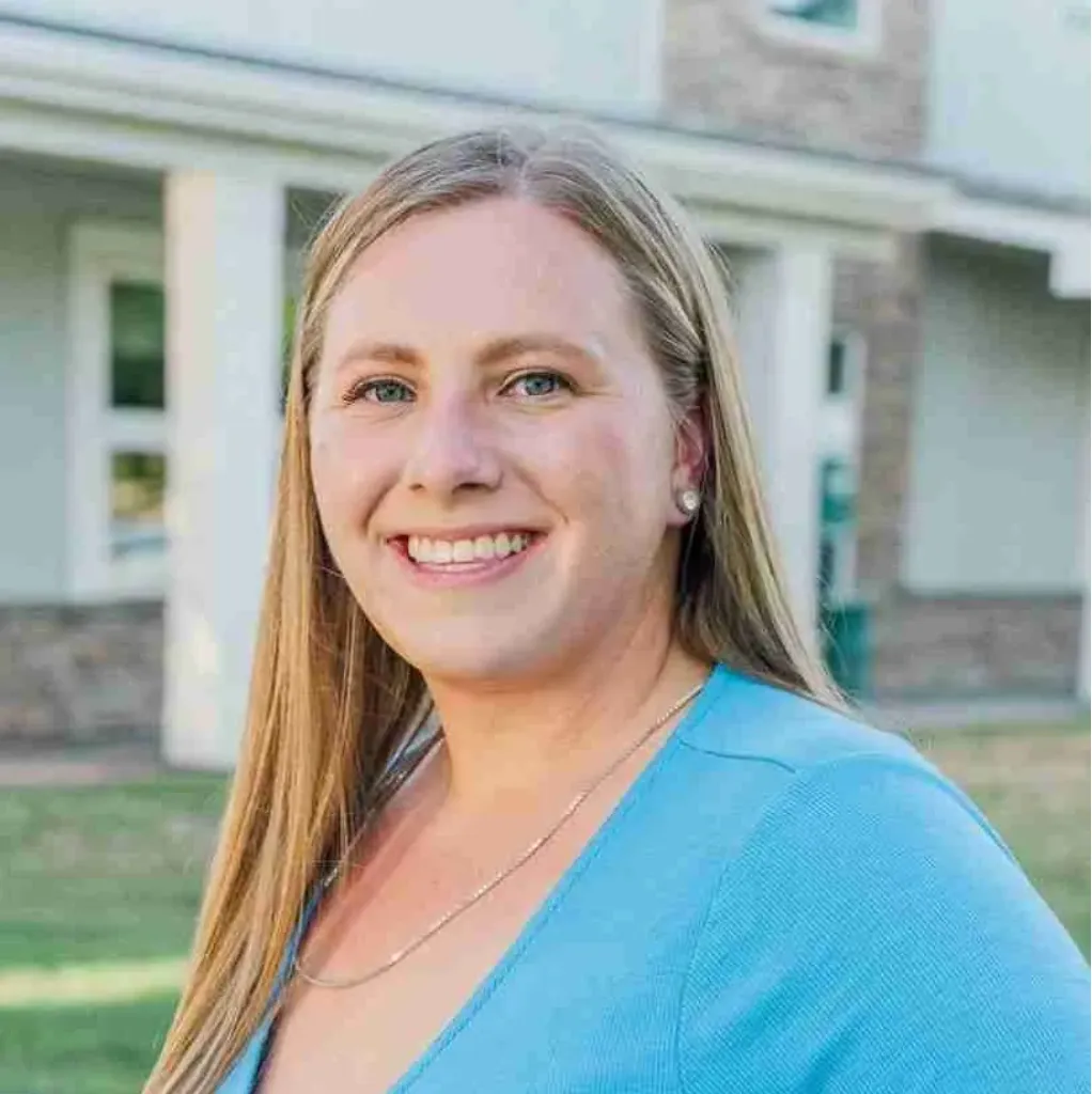 Hannah from Shine and Sparkle